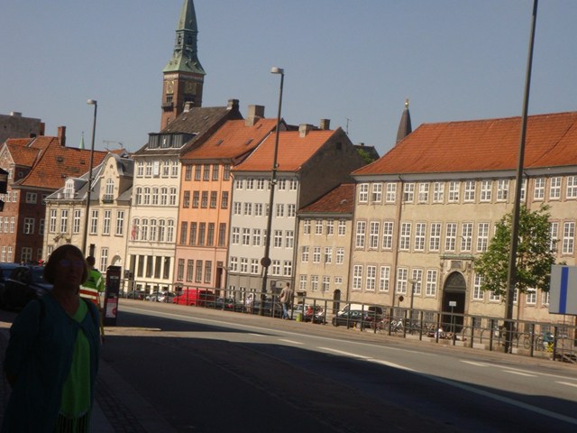 コペンハーゲンの大通りの町並み。